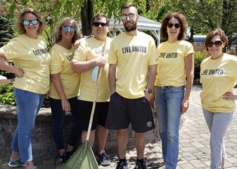 yellow crowd